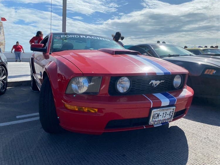 El sonido del acelerador, lo que más disfruta Vianey de su Mustang