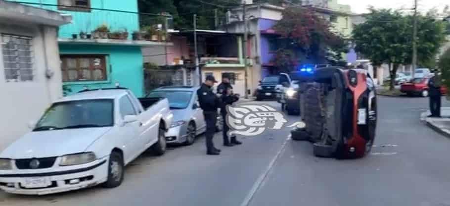 Automovilista Provoca Accidente En La Colonia Caminos De Xalapa