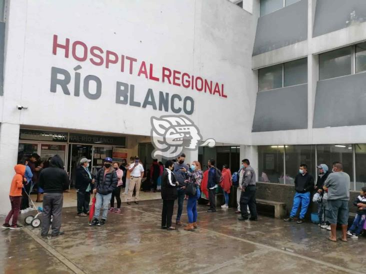Tras electrocutarse, muere albañil en hospital de Río Blanco