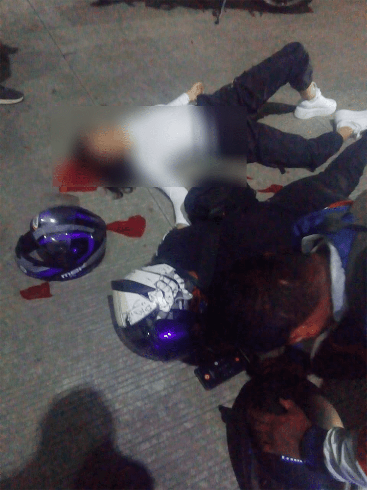 Accidente de motocicleta deja a dos jóvenes heridos en Boca del Río