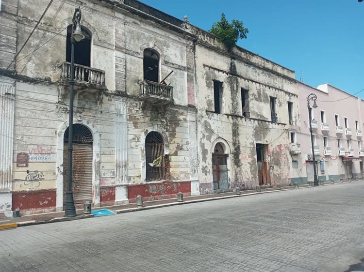 Edificios en ruinas en Centro Histórico de Veracruz, peligro latente para ciudadanos