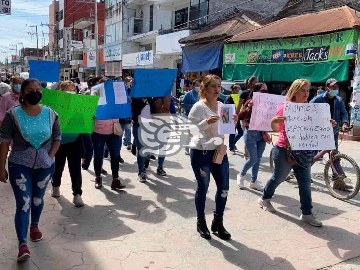 Protestan padres de alumnos intoxicados en secundaria de Álamo