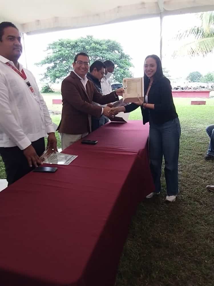 Recibieron certificados de estudios egresados del Tecnológico de Cosamaloapan