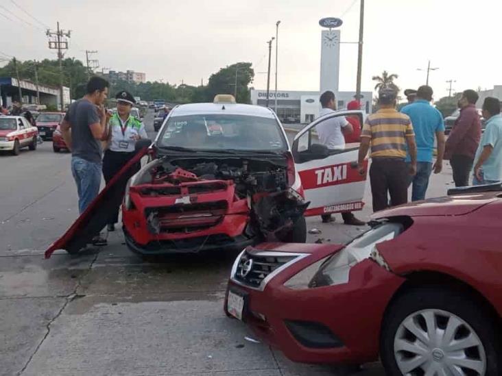 Mujer resulta lesionada tras accidente en la carretera Transistmica