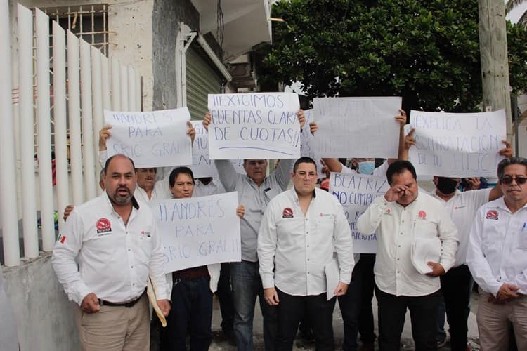 Se manifiestan petroleros en Veracruz; acusan desvío de recursos (+Video)