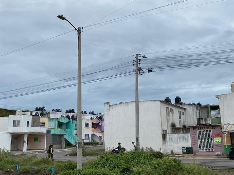 Luminarias no funcionan en calles de Río Medio 4 en Veracruz, denuncian ciudadanos