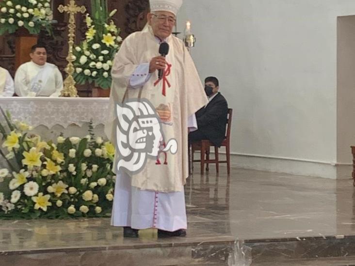 Obispo emérito de Papantla oficializa Confirmación de 190 niños en Misantla