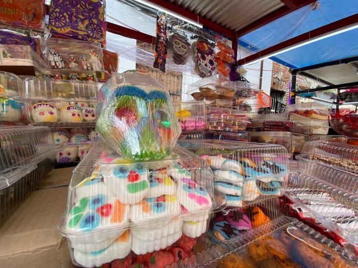Repuntan ventas en mercados de Veracruz por dulces alusivos al Día de Muertos