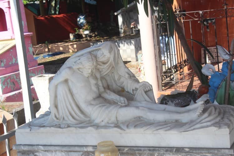 Alistan visitas guiadas a cementerio de Misantla por celebración de Todos los Santos