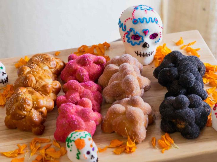 Panaderías de Veracruz aumentan producción de pan de muerto por tradiciones