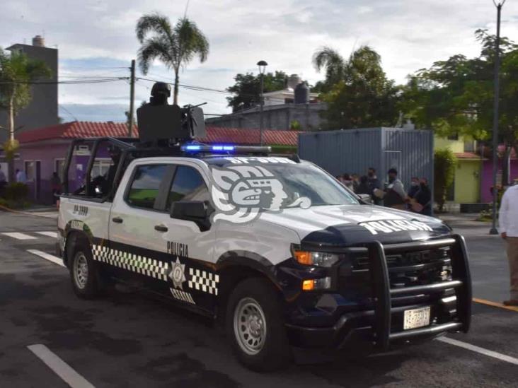 Despojan de su unidad a taxista en Amatlán