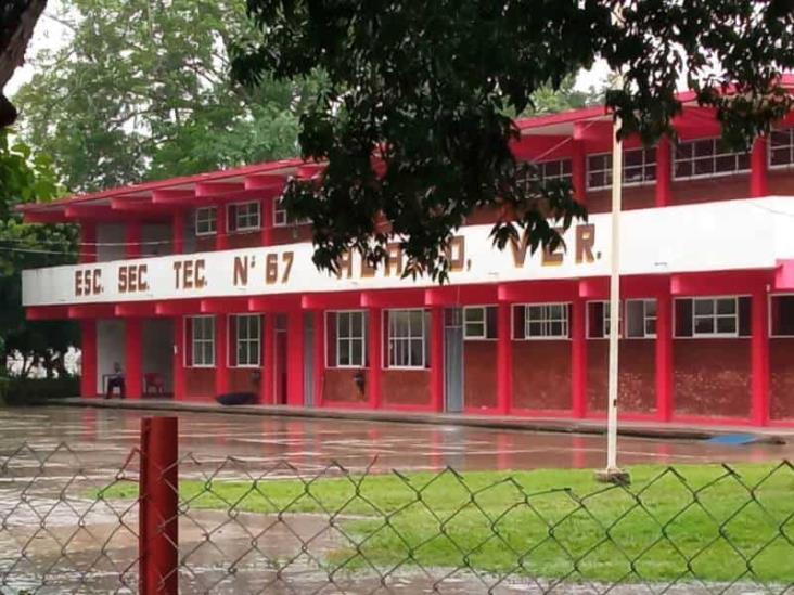Sin regresar a clases, alumnos intoxicados en secundaria de Álamo, Veracruz