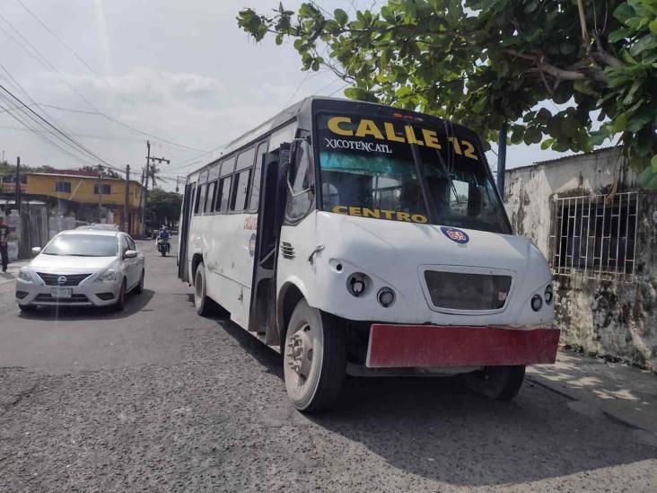 Motociclista se impacta contra camión de pasaje en la colonia Pocitos y Rivera en Veracruz(+Video)