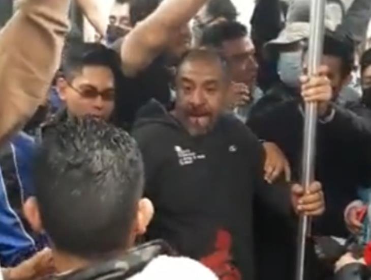 Pasajeros resultan lesionados por tratar de defender a víctima de acoso en el Metro (+Video)