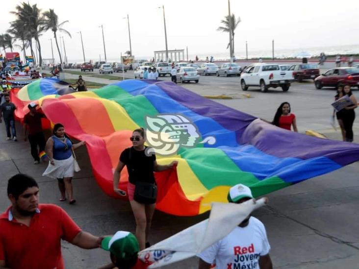 Comunidad LGBT celebra avance de derechos humanos en México 