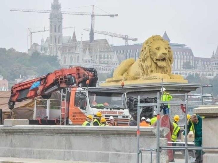 En Budapest, sustituyen histórico león de piedra por LEGOs