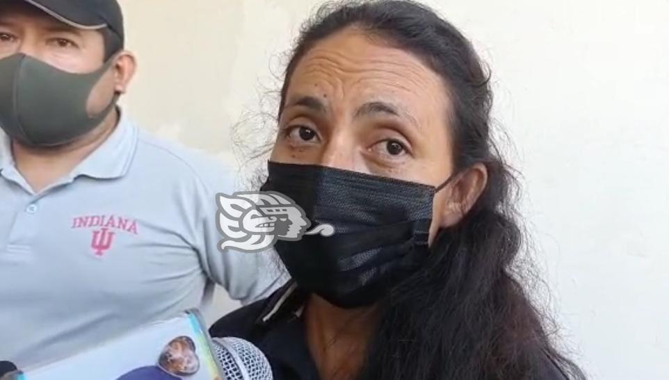 Desconsolada, viuda de repartidor fallecido tras caerle un árbol en Coatzacoalcos