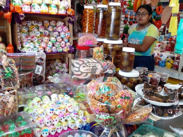 Calaveritas, pieza fundamental para el altar de muerto (+Video)