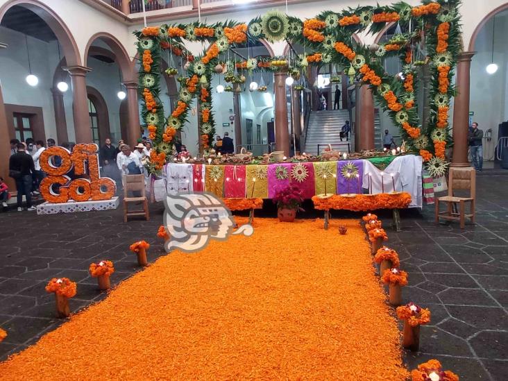 Población totonaca realiza altar en Palacio de Gobierno de Veracruz (+Video)