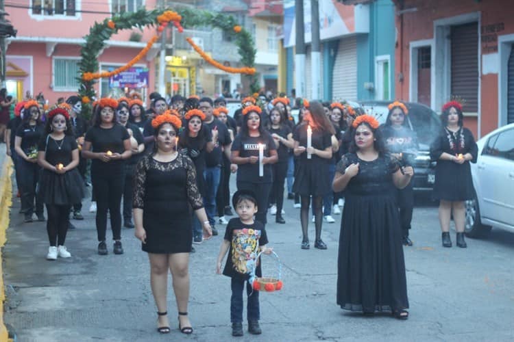 CBTIS 67 de Misantla realiza desfile de catrinas