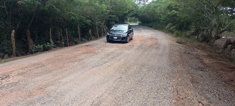 En mal estado caminos hacia zona serrana del sur de Veracruz (+Video)