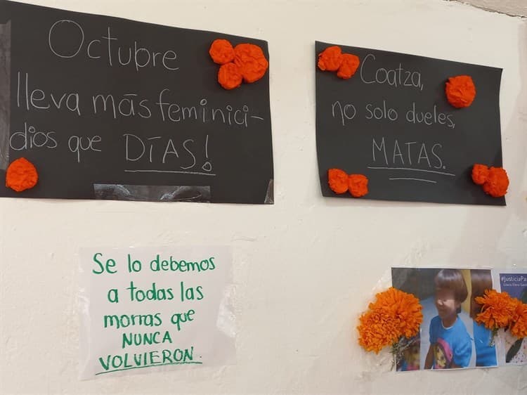 En Coatzacoalcos, dedican altar a víctimas de feminicidio
