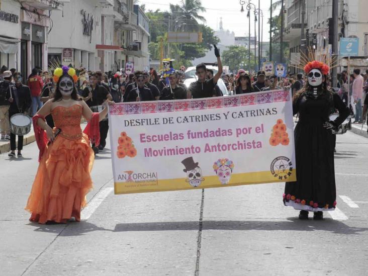 Realizan Carnaval de Catrinas en el centro de Veracruz (+Video)