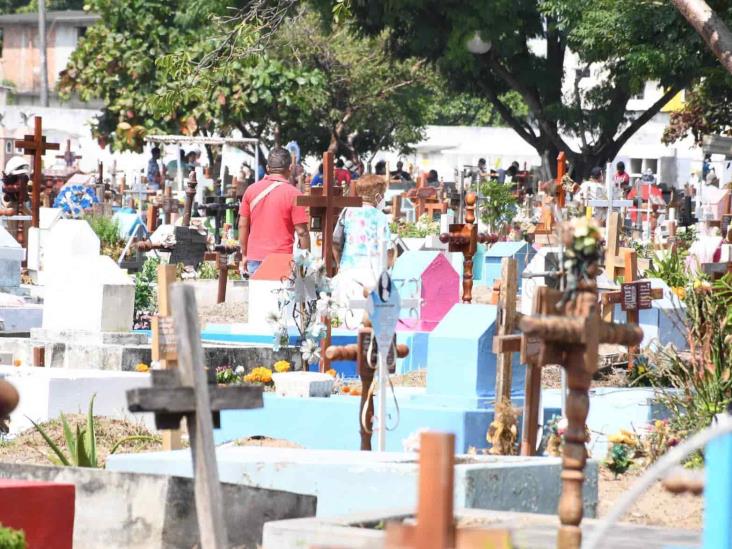 Enviarían a la fosa común 350 restos en el Panteón Municipal de Veracruz