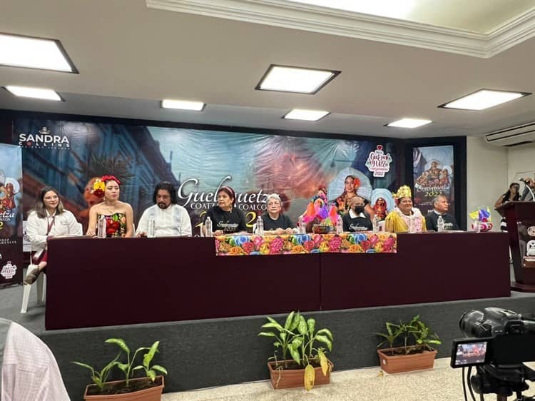 Presentan la Guelaguetza en Coatzacoalcos