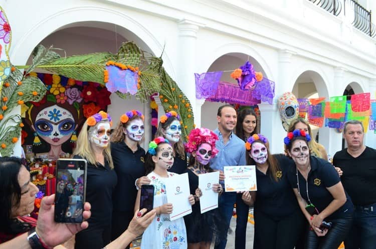 Inaugura alcalde de Boca del Río exposición de altares de Día de Muertos (+Video)