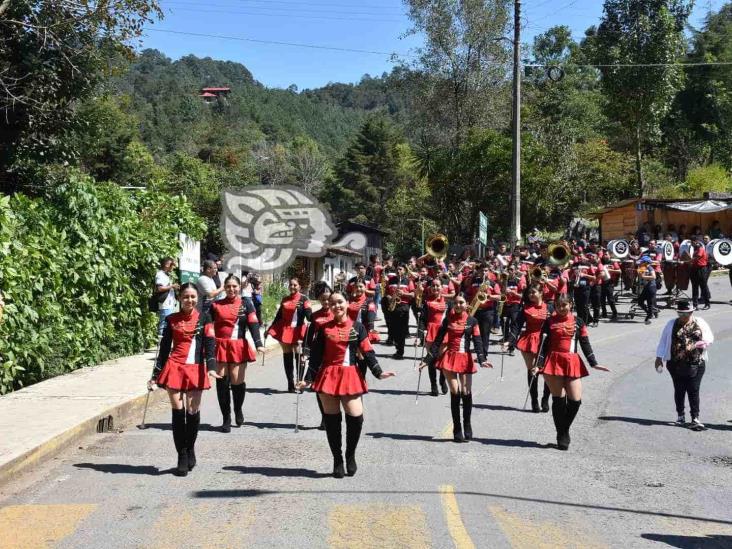 Desfilan catrinas y catrines por las calles de Tequila (+Video)