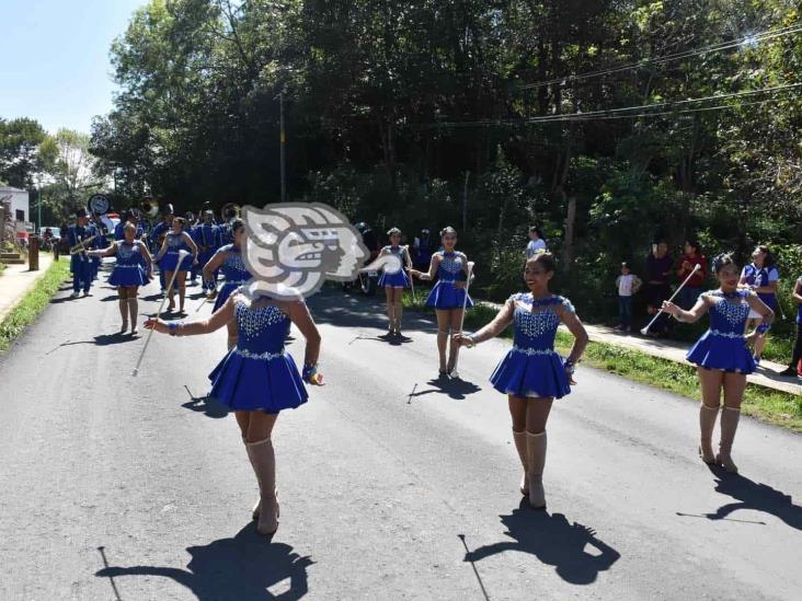 Desfilan catrinas y catrines por las calles de Tequila (+Video)