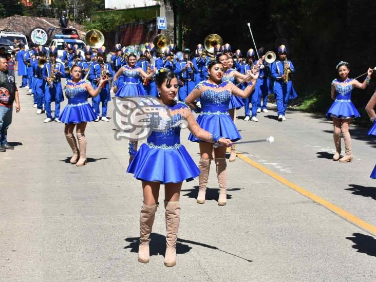 Desfilan catrinas y catrines por las calles de Tequila (+Video)