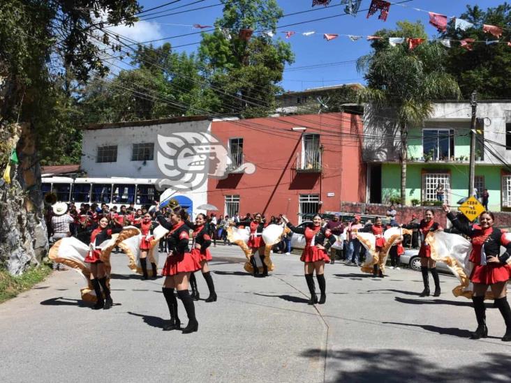 Desfilan catrinas y catrines por las calles de Tequila (+Video)