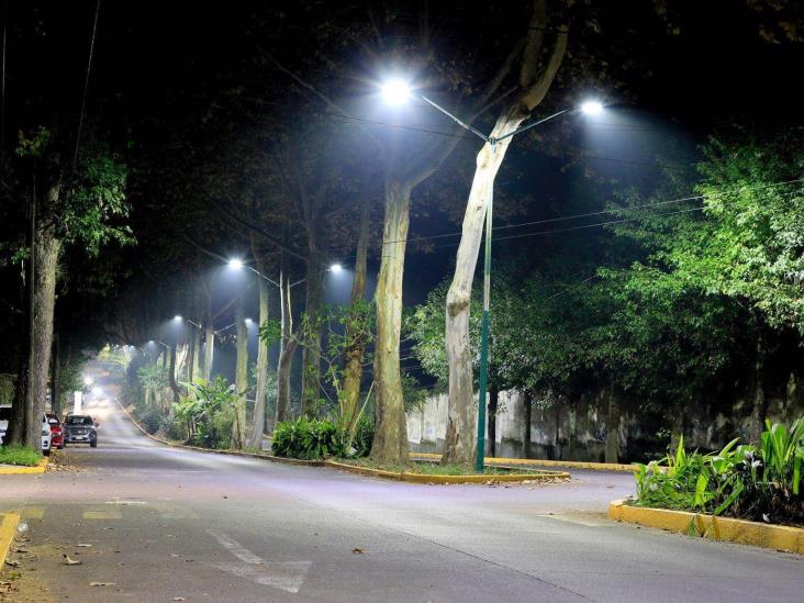 En Xalapa, instalarán 4 mil 500 lámparas LED en colonias y avenidas