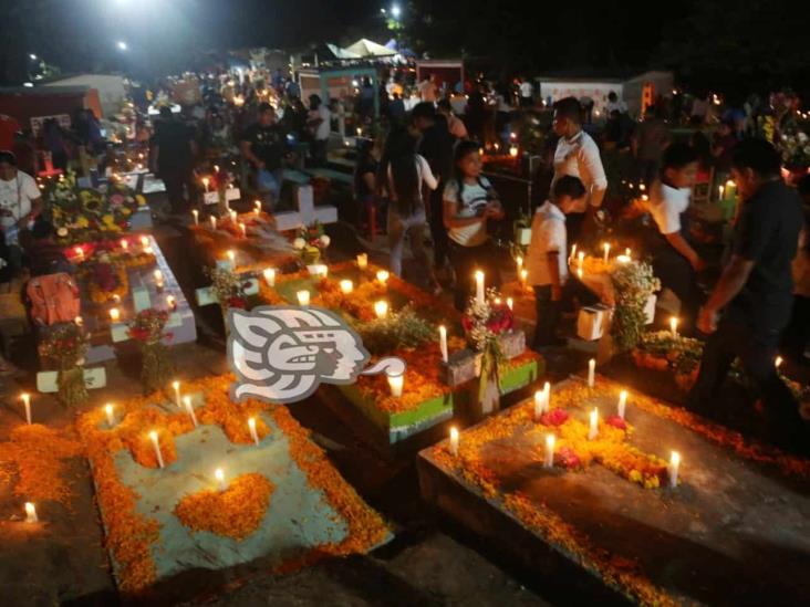 Panteón de Zaragoza; tradición que perdura por generaciones en Veracruz