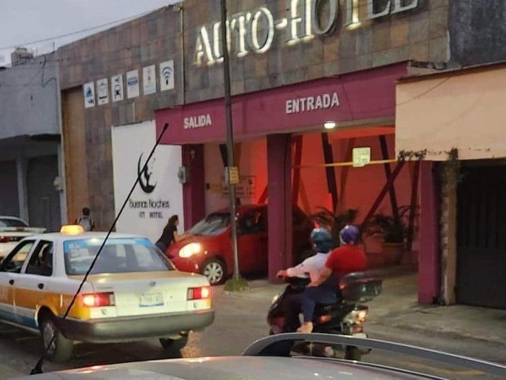 “Lo cacharon en la movida”: mujer intercepta a hombre afuera de un motel en Córdoba