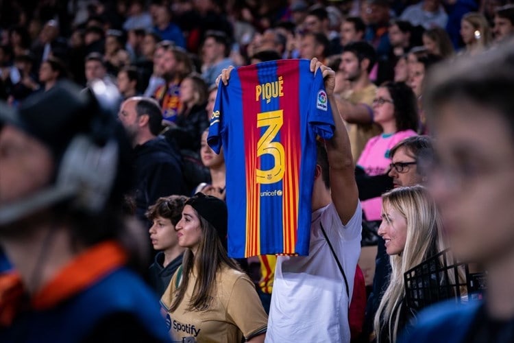 Siempre serás una leyenda: Barcelona realiza emotiva despedida a Gerard Piqué (+Video)