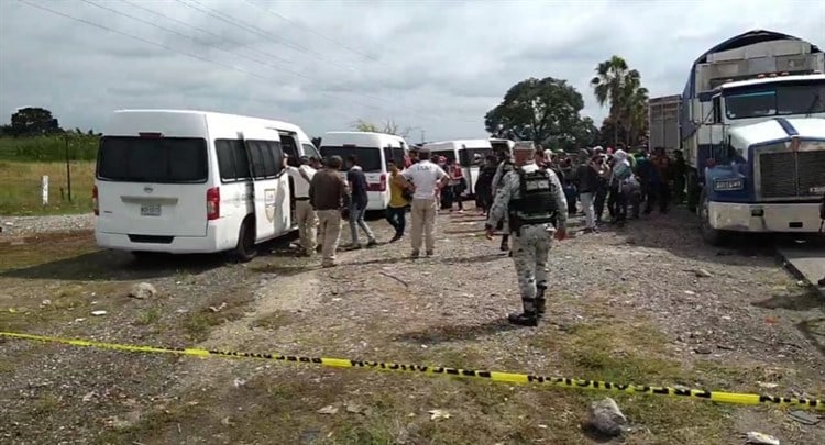 Aseguran tractocamión con 150 migrantes en Córdoba – Veracruz; conductor fue detenido