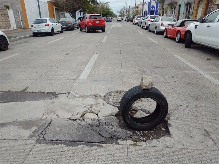 Luego de dos meses, arreglan aparatosa fractura en calles del puerto de Veracruz