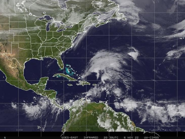 Alertan sobre entrada de dos disturbios tropicales en el Atlántico que afectarían el Golfo de México