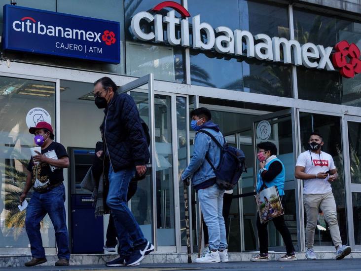 Proceso de compra de Banamex continúa pese a salida de Slim, afirma AMLO
