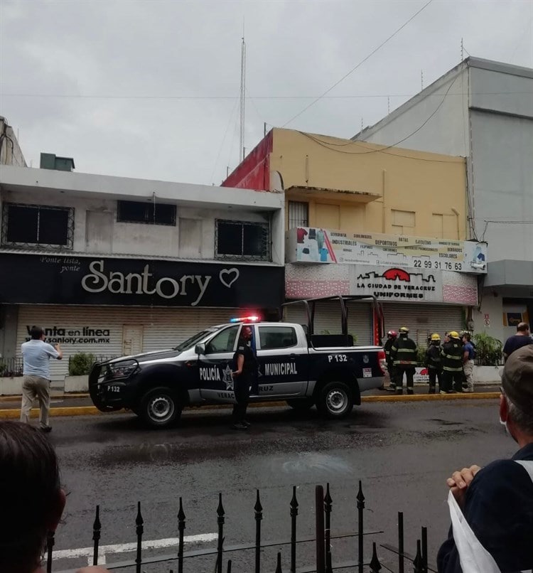 Se registra conato de incendio en tienda de ropa del centro de Veracruz
