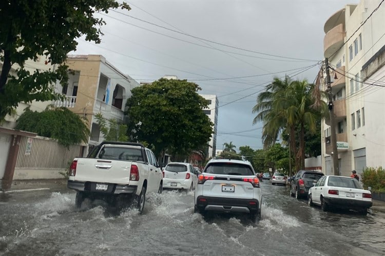 Lluvia deja encharcamientos severos en la zona conurbada Veracruz – Boca del Río