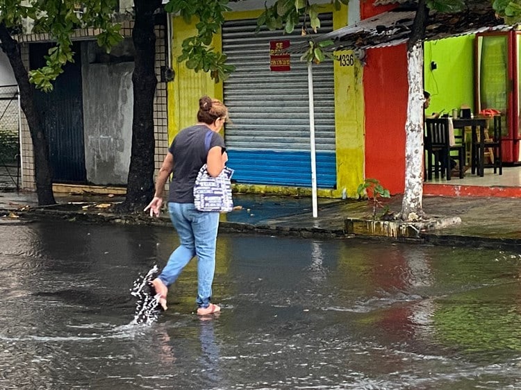 Lluvia deja encharcamientos severos en la zona conurbada Veracruz – Boca del Río