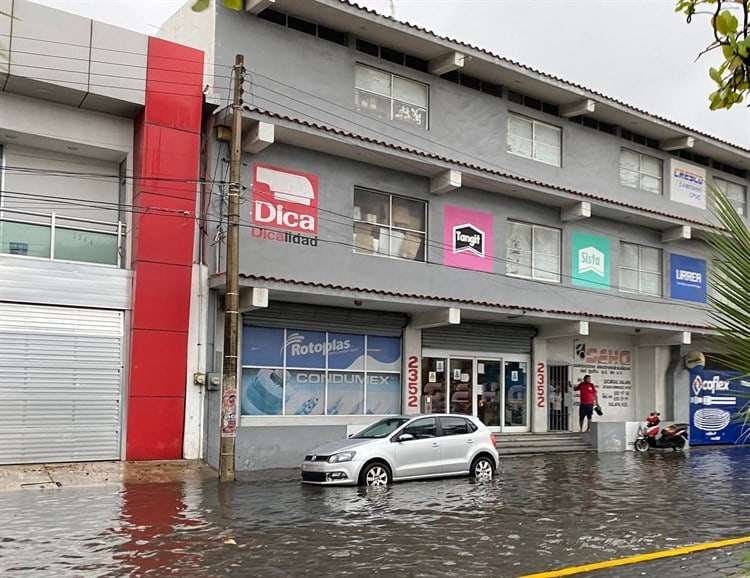 Lluvia deja encharcamientos severos en la zona conurbada Veracruz – Boca del Río