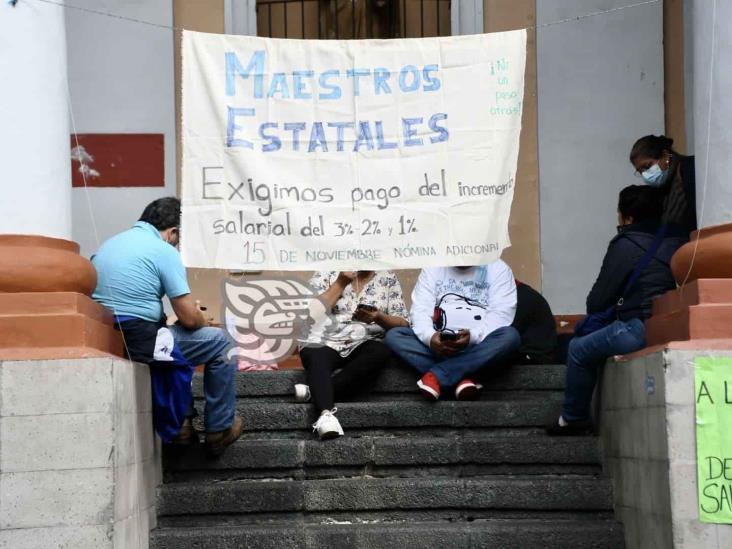 Recursos para maestros de Veracruz aún no llegan; siguen pláticas con SHCP