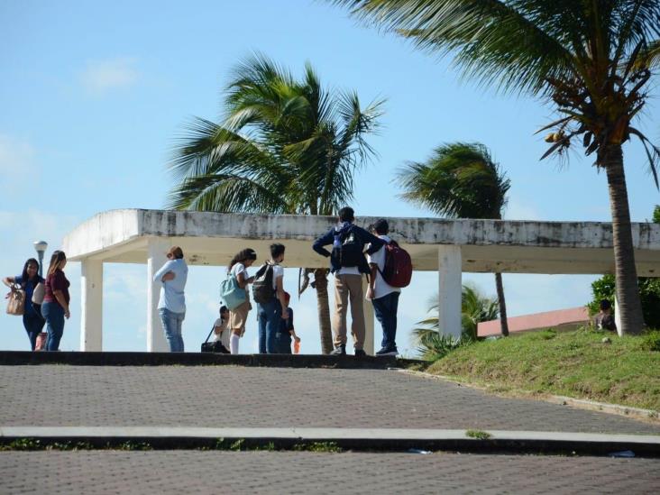 “Estaban aletargados”, narran testigos sobre estudiantes intoxicados en Boca del Río