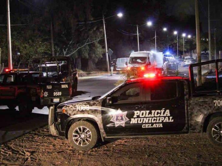Comando ataca a Policía y quema vehículos en Guanajuato