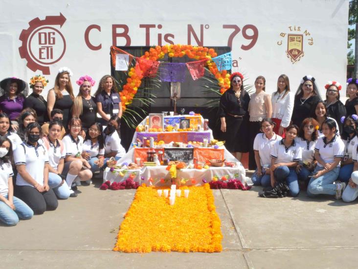 Estudiantes del CBTIS 79 rinden homenaje a nuestros Fieles Difuntos